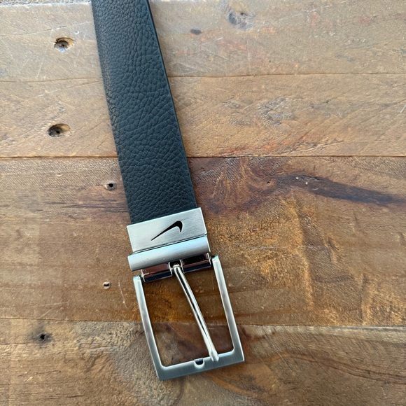 Nike Reversible Pebbled Black Leather Brown Smooth Belt Silver Buckle 38-40” - Picture 1 of 5